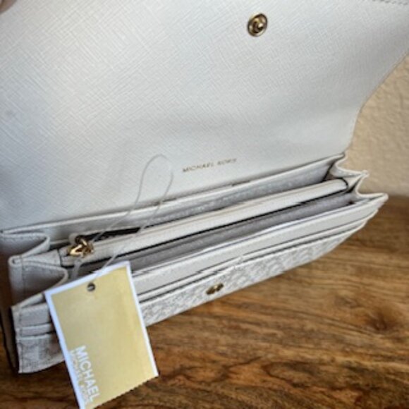 NWT Michael Kors Fulton White Vanilla MK Signature LG Gusset Carryall Wallet - Picture 4 of 8